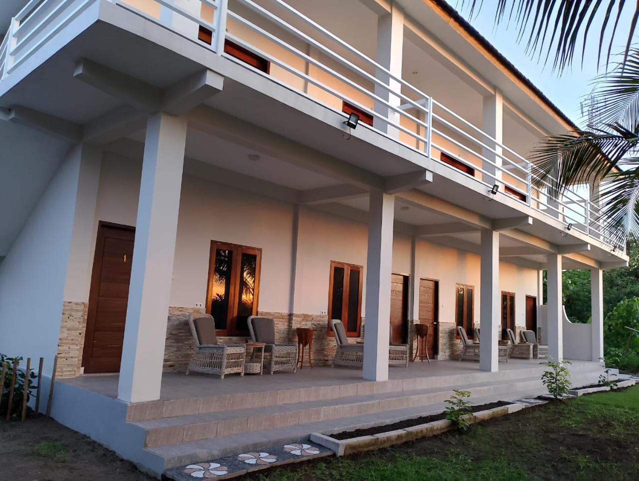 Mama Nings Beach Hotel Sekongkang Exterior foto