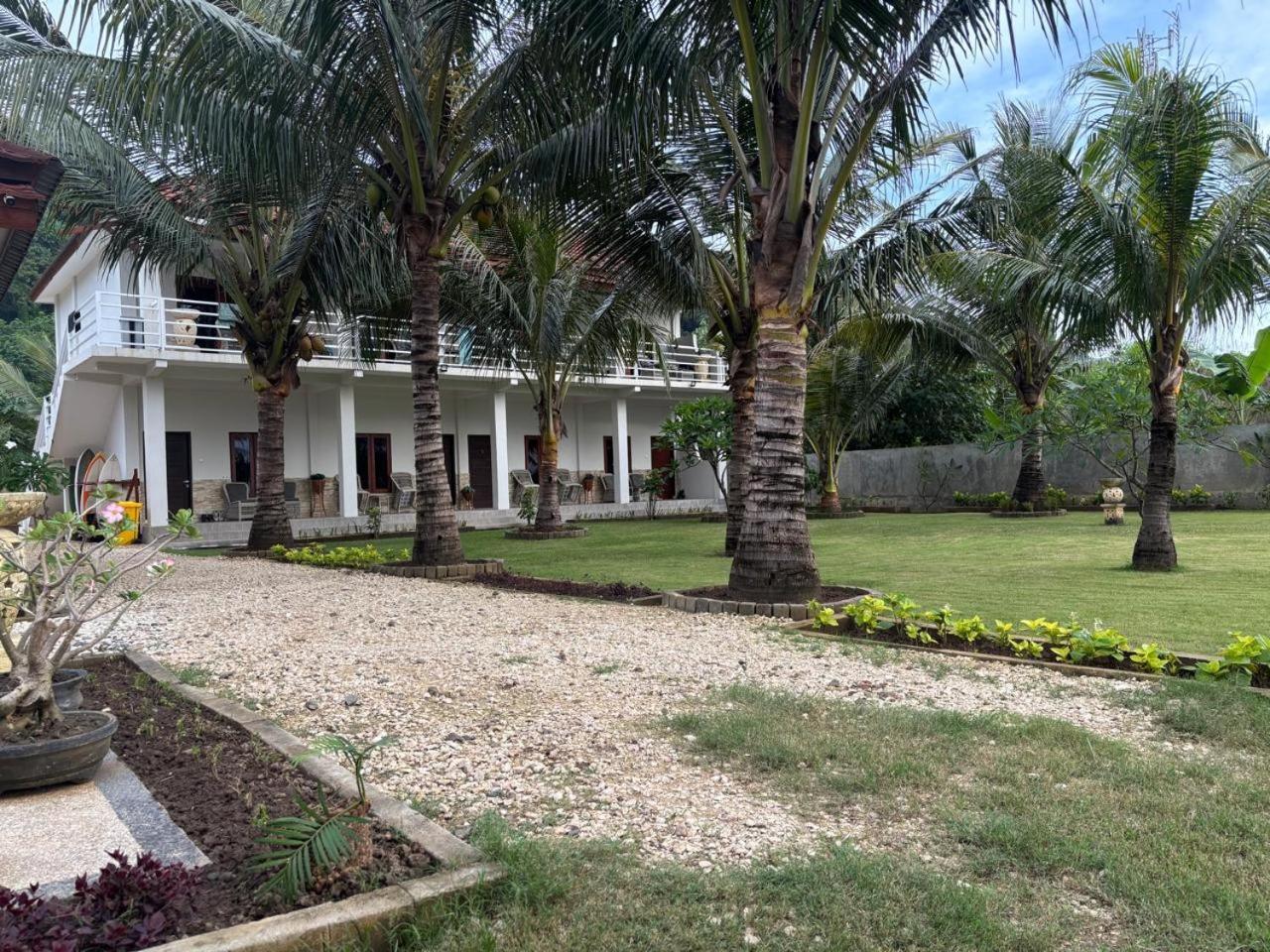 Mama Nings Beach Hotel Sekongkang Exterior foto